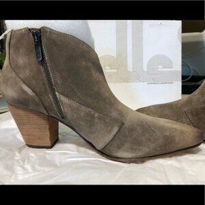Belle by Sigerson‎ Morrison Yoko Bootie Suede 10.5
